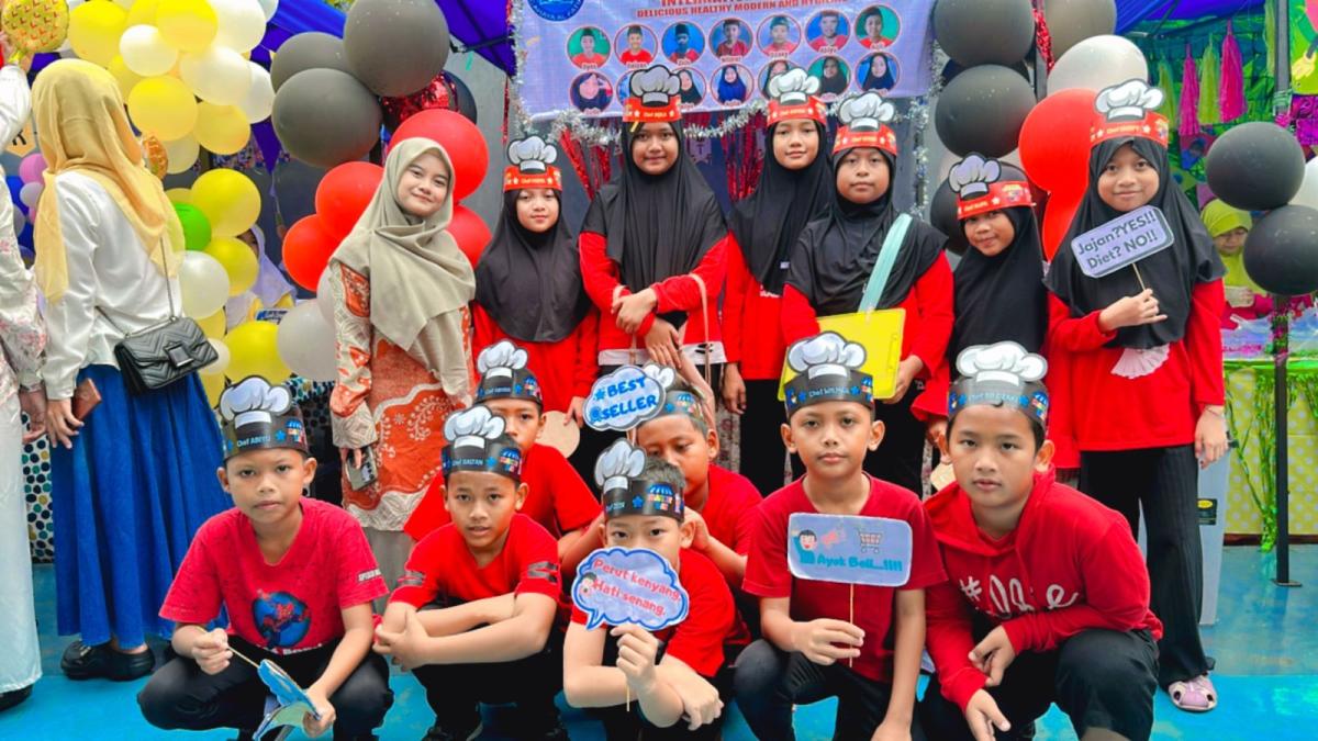 SDIU Cahaya Alfatih Rayakan Market Day ke-6 Dari Wirausaha Cilik, hingga perlombaan, berjalan sukses dan Ramai Pengunjung!
